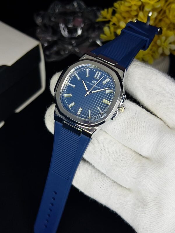 12.Universal Point Octavia